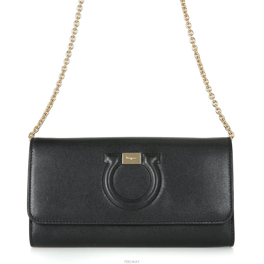 Ferragamo 간치니 로고 미니 체인 크로스백
