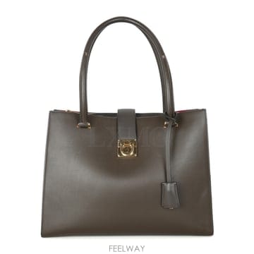 Ferragamo ��󰡸� 21D552 �׷��� ���� ��ġ�� ������ ��Ʈ �ڽ�����󰡸� 21D552 �׷��� ���� ��ġ�� ������ ��Ʈ �ڽ���