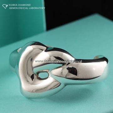 TIFFANY & Co [Ƽ�ĴϾ��� ��Ƽ���÷���] 1978���� ������ ���� �䷯Ƽ �ǹ� ���� COY1[Ƽ�ĴϾ��� ��Ƽ���÷���] 1978���� ������ ���� �䷯