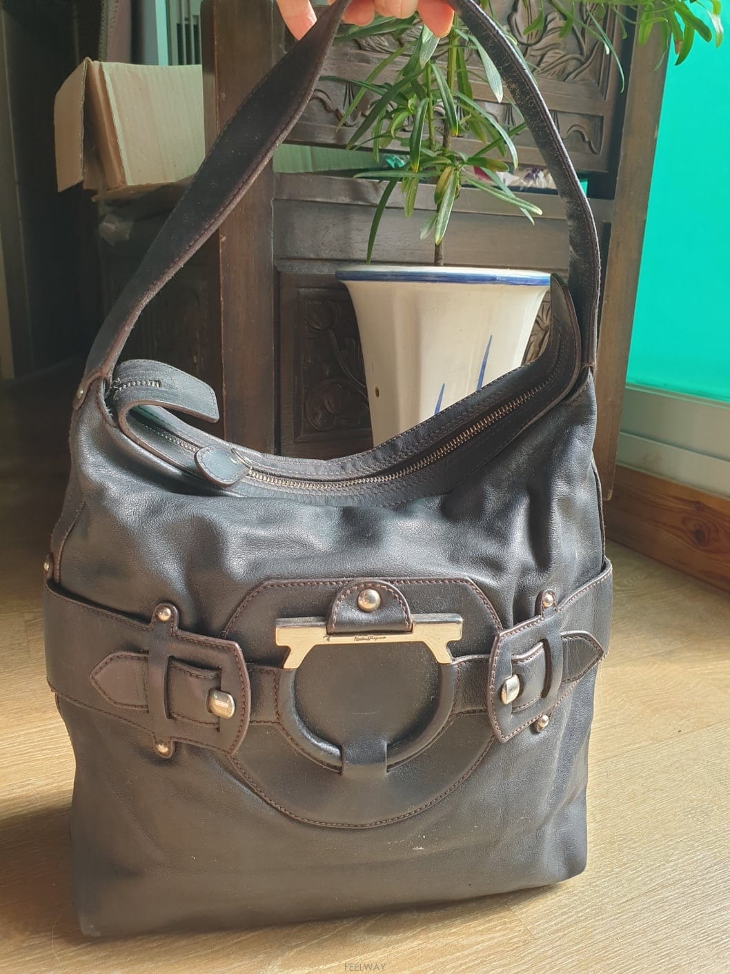 Ferragamo �е����� ���̿��� �ƿ�� ��ǰ ��󰡸�(Ferragamo) �� ��ġ�� ��Ƽ�� ���� ȣ�� ����� (��ǰ)�е����� ���̿��� �ƿ�� ��ǰ ��󰡸�(Ferragamo) �� 