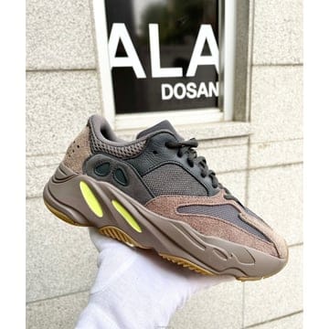 당일 *ALA* 이지부스트 700 모브