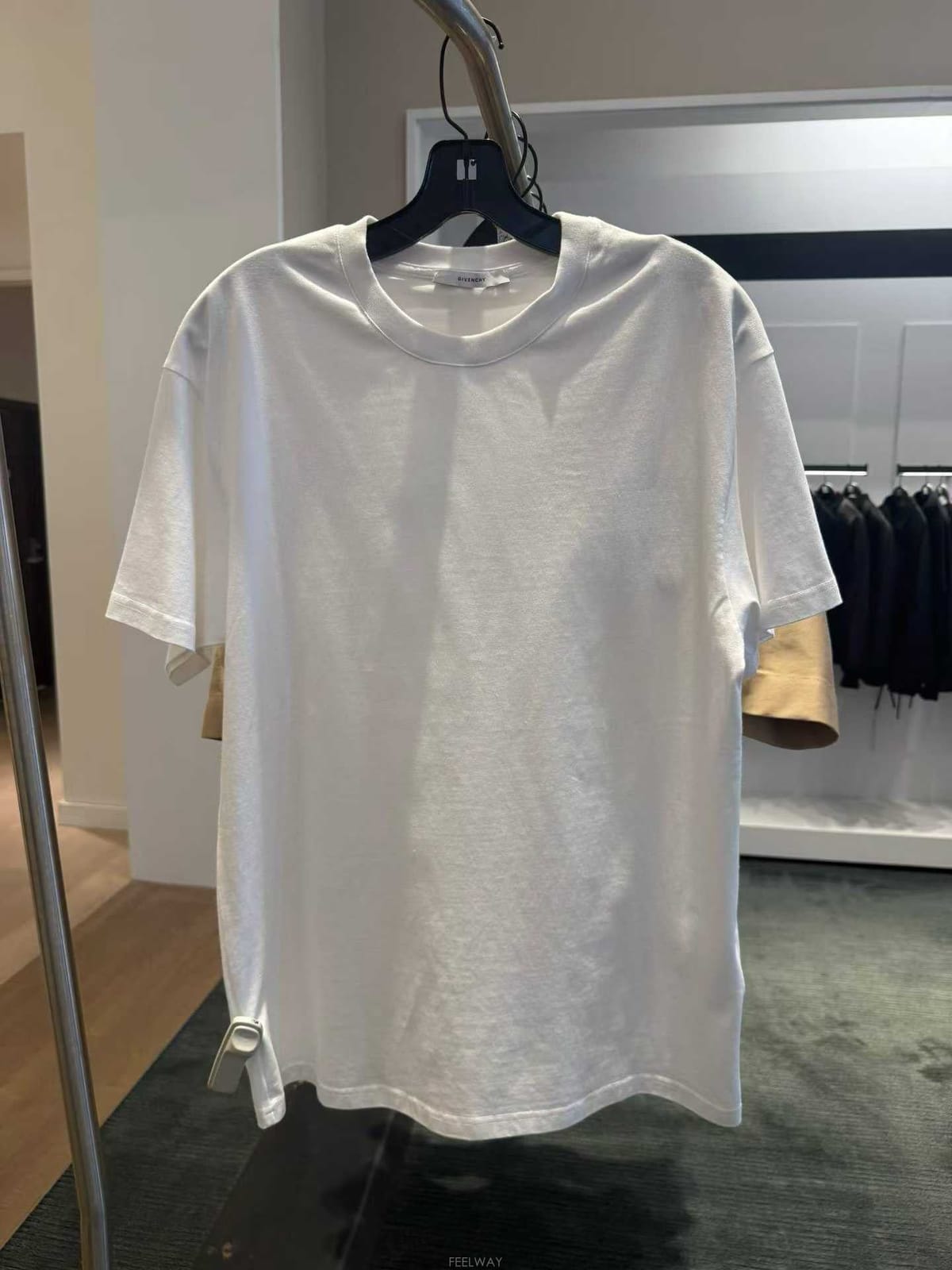 Givenchy ����� ���͸� �ΰ� ���� Ƽ���� 2�÷������ ���͸� �ΰ� ���� Ƽ���� 2�÷�