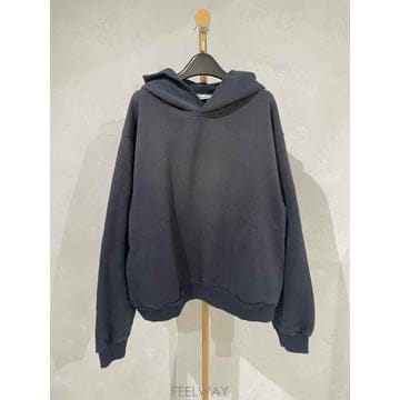 Acne 26FW ��ũ�� �ΰ� �ĵ� Ƽ����26FW ��ũ�� �ΰ� �ĵ� Ƽ����