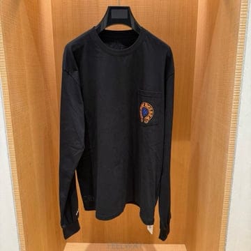 Chrome Hearts 26FW ũ������ �ΰ� STAFF ������ ������ Ƽ����26FW ũ������ �ΰ� STAFF ������ ������ Ƽ����