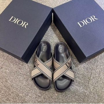 DIOR 26FW ��� �ΰ� ������26FW ��� �ΰ� ������
