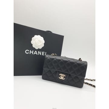 샤넬 클래식 뉴미니 플랩백 램스킨 블랙 금장 A69900