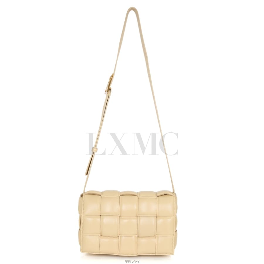 Bottega Veneta ���װ�����Ÿ �е�� �е� ī��Ʈ�� 591970 ������ ũ�ν����װ�����Ÿ �е�� �е� ī��Ʈ�� 591970 ������ ũ�ν�