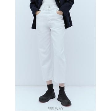 26 FW 몽클레어 로고 백 패치 크롭 데님 진 화이트 2A00014 54A77 001