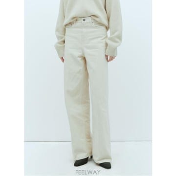 26 FW 토템 로고 패치 웨이스트 와이드핏 데님 화이트 진 242 WRB2429 FB0083 116