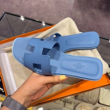 [국내] 정품/두배보상/여성/에르메스 오란 샌들/카프스킨 페일블루