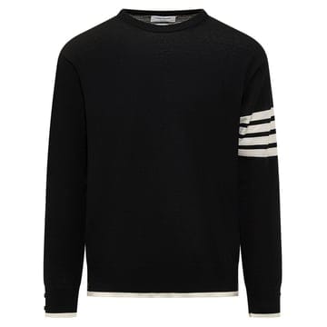 톰브라운 24FW 사선 완장 릴렉스핏 크루넥 풀오버 니트 블랙 MKA002D Y1014 001