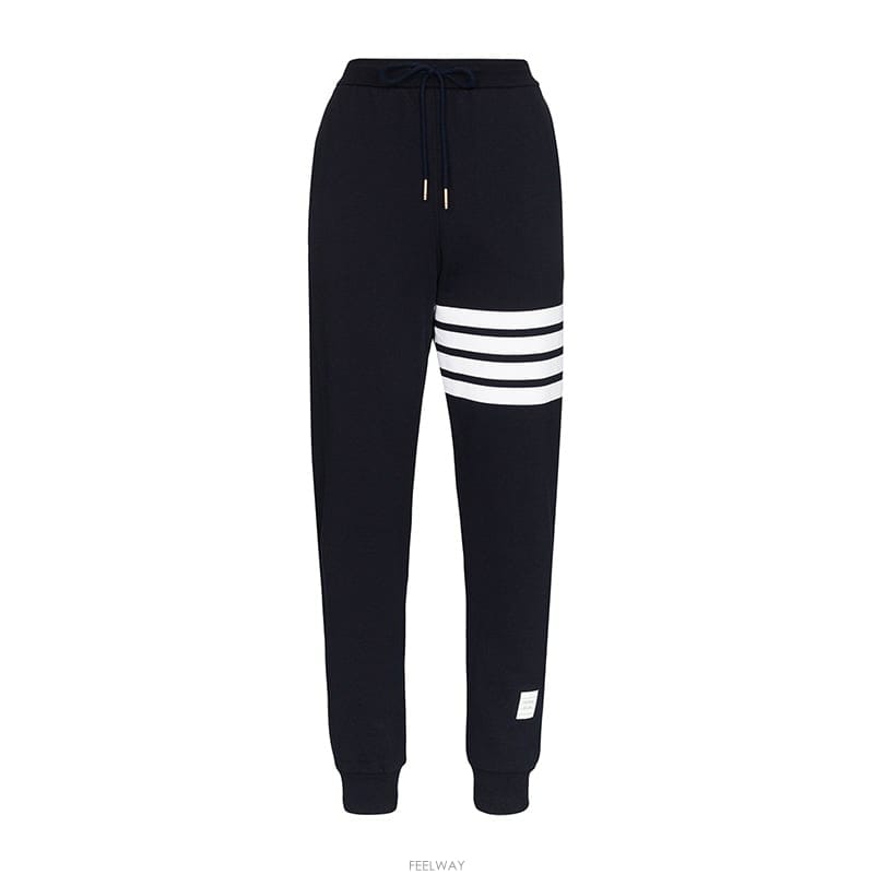 Thom Browne 26SS ����� 4�� Ʈ���̴� ���� ���̺� FJQ001A 00535 41526SS ����� 4�� Ʈ���̴� ���� ���̺� FJQ001A 00535 4