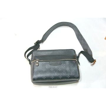 Louis Vuitton [�뿤���] �ƿ����� �޽���  ũ�ν��� M30233[�뿤���] �ƿ����� �޽���  ũ�ν��� M30233