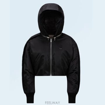 26 FW 몽클레어 X 윌로우스미스 Malek 말레크 크롭 J209T1A00001 M5002 999