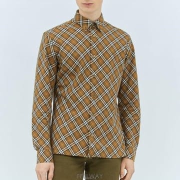 26 FW 버버리 시그니처 체크 모티프 코튼 트윌 셔츠 브라운 8098842 C1477