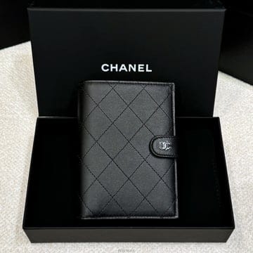 CHANEL [����] ��ǰ/�ι躸��/25SS/���� ���� ����/Ŭ���� ī����Ų ���� CC �ΰ�[����] ��ǰ/�ι躸��/25SS/���� ���� ����/Ŭ���� ī����