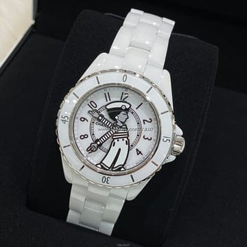 CHANEL ���� �������� J12 ���Ŀ��� 38mm ȭ��Ʈ����� ������ �ð� H7481 Y48812���� �������� J12 ���Ŀ��� 38mm ȭ��Ʈ����� ������ 