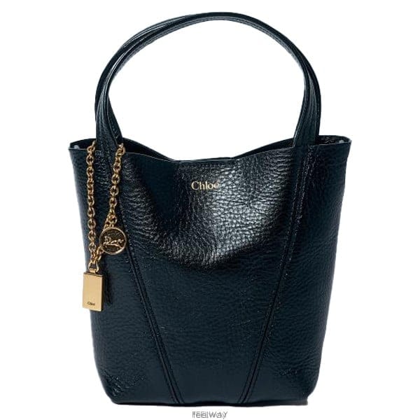 26 FW 끌로에 Small Spin 스몰 스핀 그레인 레더 탑핸들 토트백 블랙 CH25SS812N84001