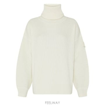 몽클레르 X 윌로우 스미스 터틀넥 스웨터 아이보리