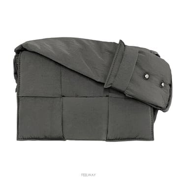 Bottega Veneta ���� �����丮 25SS ���װ� ����Ÿ ���� ��Ʈ��ġ���� �е� ��ũ ī��Ʈ�� ���� �ǹ� 755182 VBO81���� �����丮 25SS ���װ� ����Ÿ ���� ��Ʈ��ġ���� ��