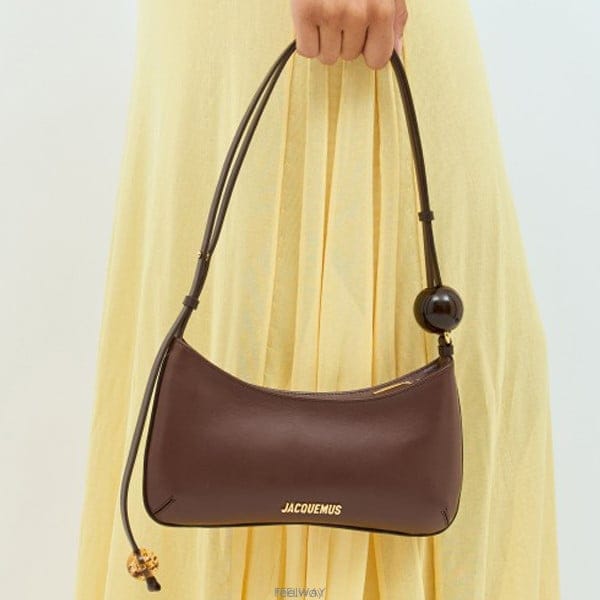 26 FW 자크뮈스 Le Bisou Perle 르 비쥬 펄 레더 23EBAW00057AC01C01 855