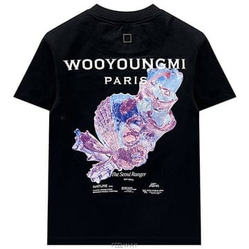 [우영미] 3D 코랄 백로고 라운드 반팔 티셔츠 블랙 남성 티셔츠 W251TS05708B