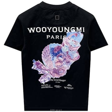 우영미 코랄 백로고 반팔 티셔츠 블랙
