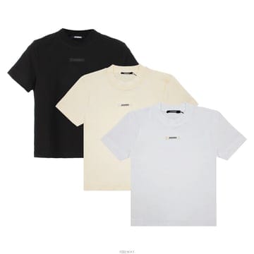 Jacquemus [������������] ��ũ���� ���� �׷α׷� �ΰ� ���� Ƽ���� 241JS133 2031[������������] ��ũ���� ���� �׷α׷� �ΰ� ���� Ƽ����