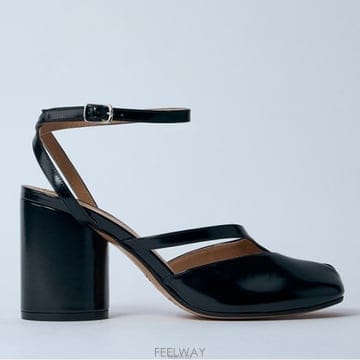 26 FW 메종 마르지엘라 Tabi Toe 페이턴트 피니쉬 레더 펌프스 블랙 S58WP0280 P8193 