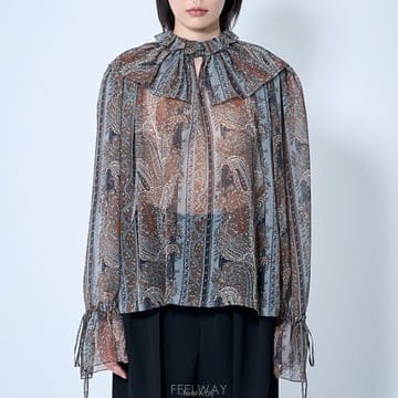 26 FW 생로랑 페이즐리 프린트 피에롯 카라 실크 조젯 블라우스 819584 Y3K58 8490
