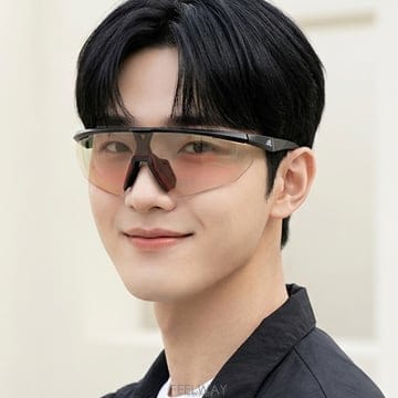 아디다스 스포츠 변색 선글라스 등산 라이딩 러닝 투명 레드 미러 고글 SP0015 01C
