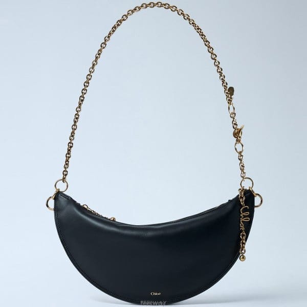 26 FW 끌로에 아이콘 Icon 체인 스트랩 레더 커브 숄더백 블랙 CH25AS519P80 001
