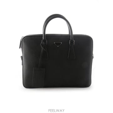 26 FW 프라다 로고 플라크 카프 네임택 탑핸들 브리프 케이스 블랙 2VE3689Z2