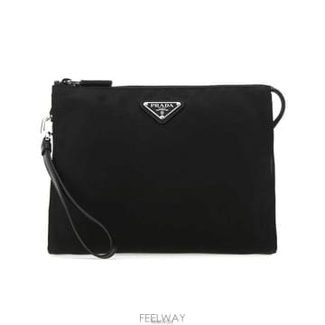 26 FW 프라다 트라이앵글 로고 디테일 플라크 파우치 2NE7892DMH