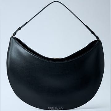 26 FW 자크뮈스 Le Calisso 르 칼리소 라운드 레더 숄더백 블랙 25HBAW00437AC18A08 9