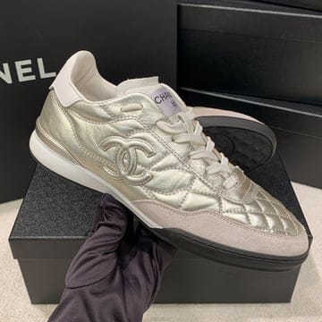 CHANEL [����/�߰�] ��ǰ/�ι躸��/����/25SS/���� ����Ŀ�� ��̳���Ƽ�� ī����Ų �����̵� ��� �ǹ� 37.5[����/�߰�] ��ǰ/�ι躸��/����/25SS/���� ����Ŀ�� ���