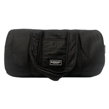 버버리 25FW 시그니처 로고패치 더플백 블랙 8090564