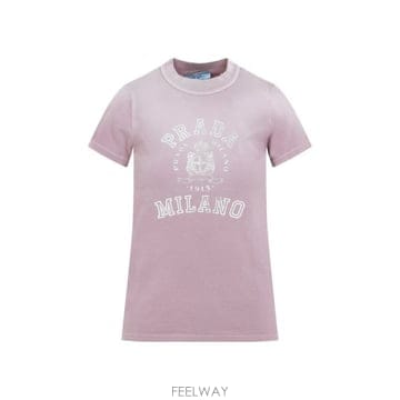 26 FW 프라다 로고 프린트 크루넥 티셔츠 3557BSOOO16XS