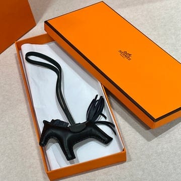 [국내] 정품/두배보상/에르메스 참/카프스킨&램스킨 로데오 PM 장식 참 블랙 챠콜 투톤