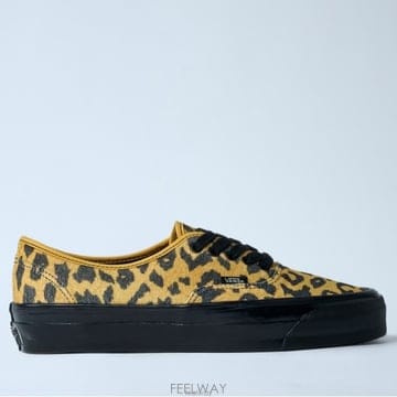 26 FW LX Authentic 44 어센틱 프린팅 캔버스 스니커즈 브라운 VN000EBNLPR1