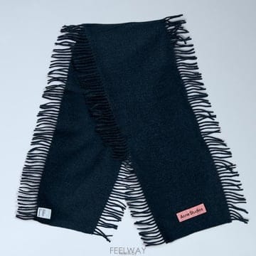 26 FW 핑크 로고 패치 프린지 사이드 헴 울 니트 머플러 블랙 CA0368 975