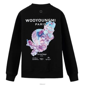 [국내 배송] 우영미 3D 코랄 백로고 스웨트셔츠 블랙