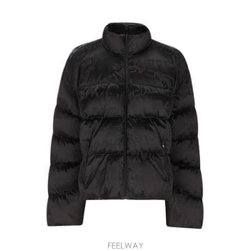 26 FW 발렌시아가 올오버 로고 프린트 다운 자켓 블랙 850845TTQ13