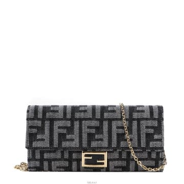 FENDI (8M0365 AUT4 F1UJ5) ���� �ٰ�Ʈ ü�� ������ 25FW(8M0365 AUT4 F1UJ5) ���� �ٰ�Ʈ ü�� ������ 25FW