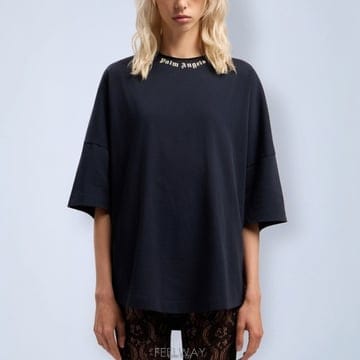 26 FW 팜엔젤스 커브드 로고 칼라 오버 티셔츠 다크블루 PWAA07DF25JER0014903