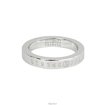 더팩토리 26SS MM6 인그레이빙 로고 반지 팔라듐 SM6UQ0059 P6469 951
