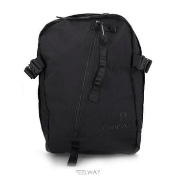 26 FW CP컴퍼니 지퍼 클로저 숄더 스트랩 백팩 블랙 19CMAC121A110188G