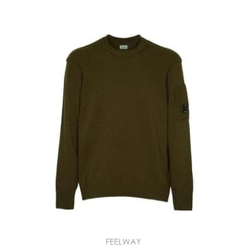 CP컴퍼니 렌즈 디테일 크루 넥 스웨터