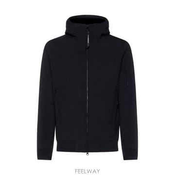 26 FW CP컴퍼니 로고 플라크 후드 자켓 블랙 13CMOW003A006097A