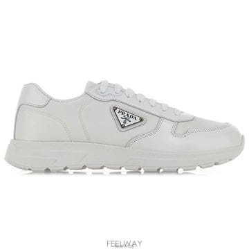 26 FW 프라다 로고 플라크 로우탑 스니커즈 F0009 2EE443FG0003LF5